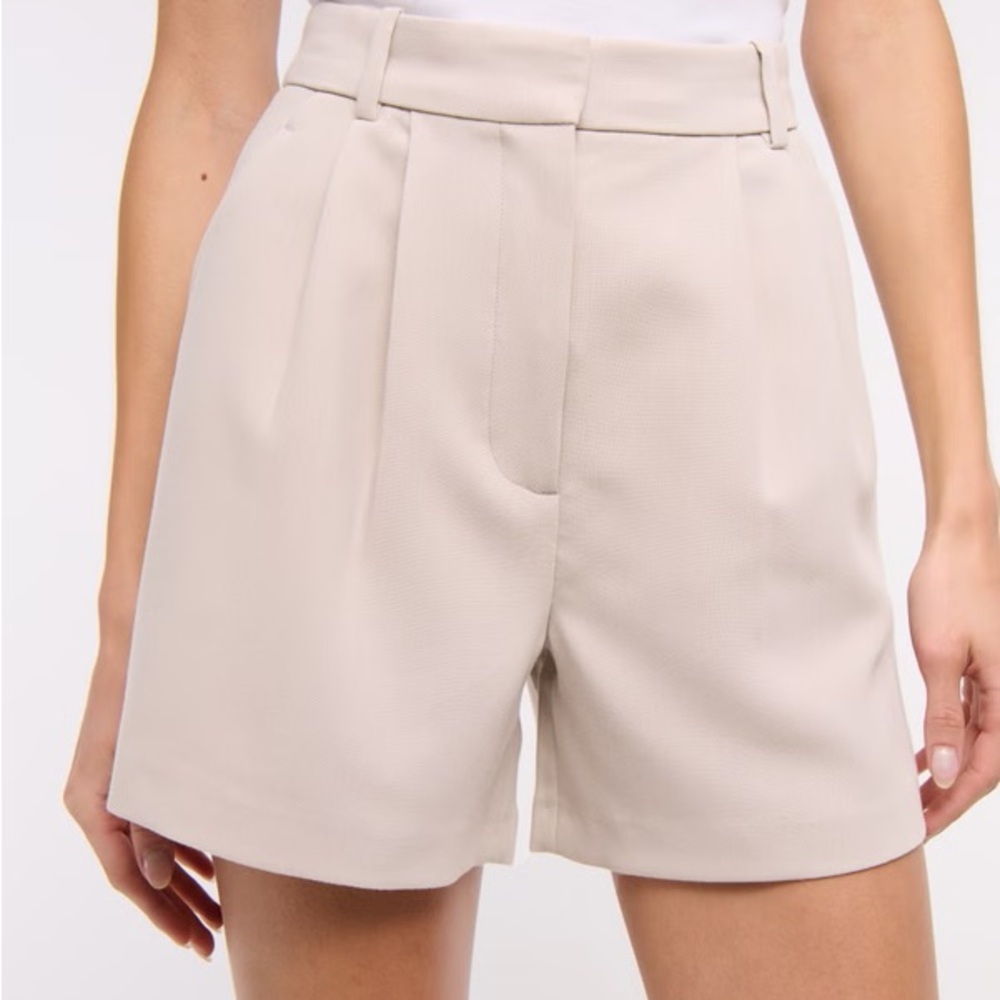 Abercrombie & Fitch Women's High Waist Beige Shorts